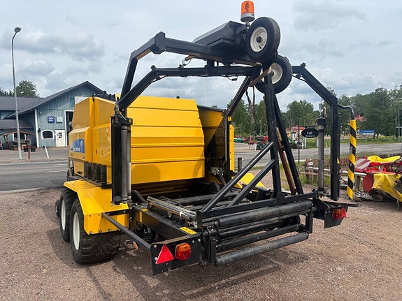 New Holland BR6090 4 of 4