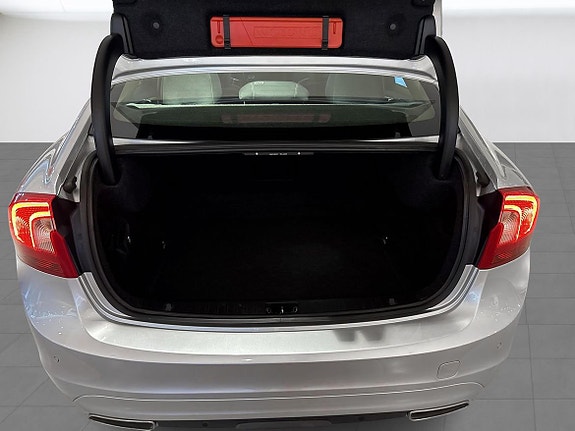 Volvo S60 12 of 15