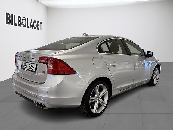 Volvo S60 4 of 15