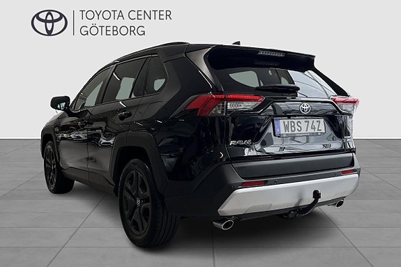 Toyota RAV4 3 of 5
