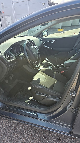 Volvo V40 4 of 22