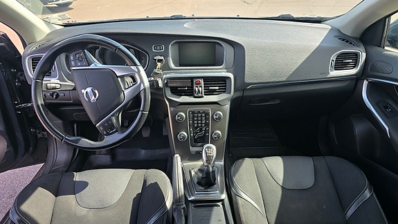 Volvo V40 5 of 22