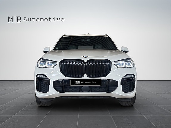 BMW X5 2 of 5