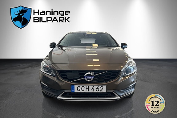 Volvo V60 Cross Country 3 of 30