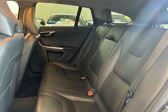 Volvo V60 Cross Country 20 of 30