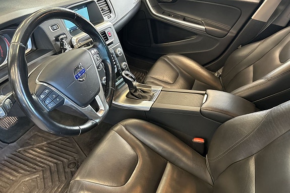 Volvo V60 Cross Country 18 of 30