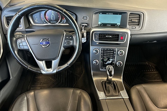 Volvo V60 Cross Country 21 of 30