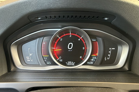 Volvo V60 Cross Country 28 of 30