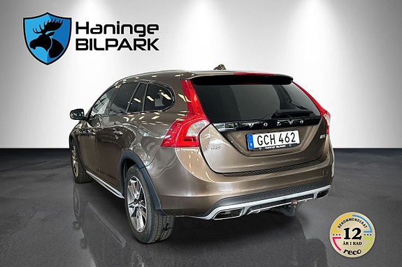 Volvo V60 Cross Country 11 of 30