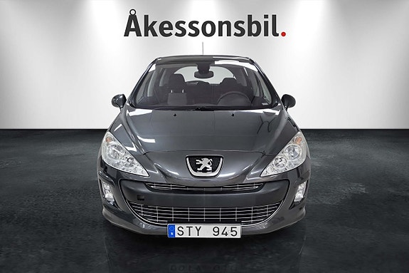 Peugeot 308 2 of 5