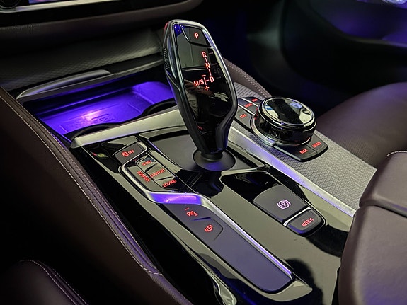 BMW M550i 13 of 30