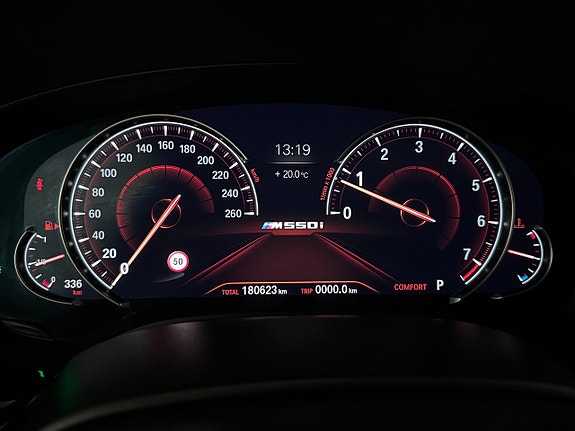 BMW M550i 12 of 30