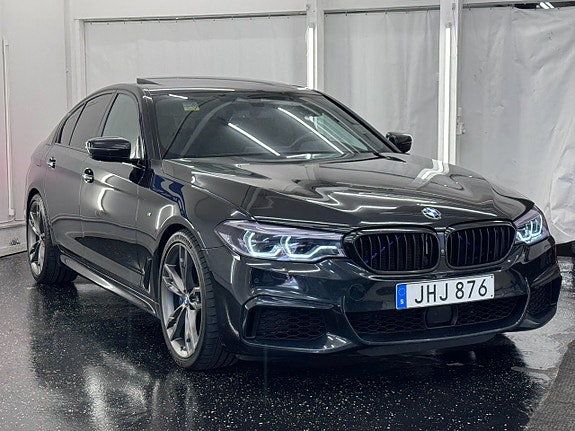 BMW M550i 3 of 5