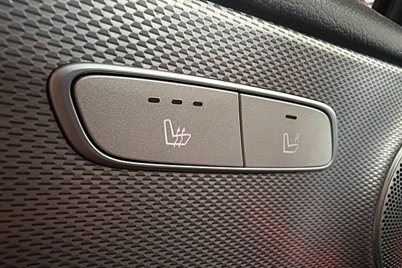 Mercedes-Benz E220 23 of 26