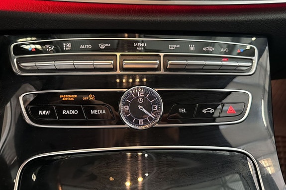 Mercedes-Benz E220 15 of 26