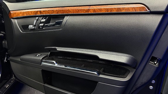 Mercedes-Benz S350 16 of 30