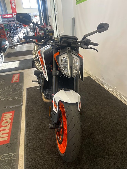KTM 890 DUKE R "Fin hoj med komplett historik" 5 of 5