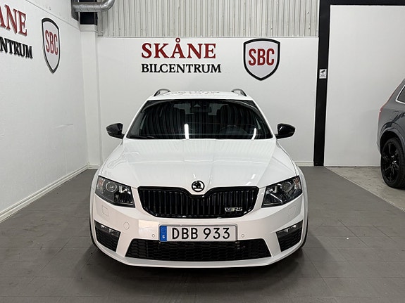 Skoda Octavia 2 of 5