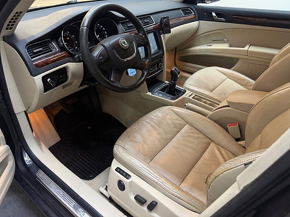 Skoda Superb 9 of 9