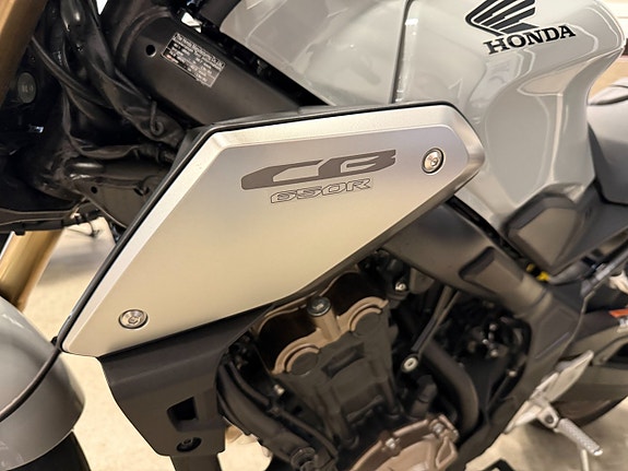 Honda CB650R 6 of 7
