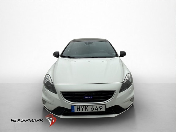 Volvo V40 2 of 5