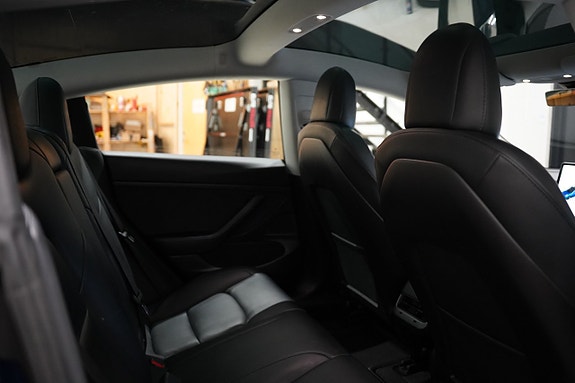 Tesla Model 3 20 of 21