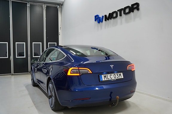 Tesla Model 3 4 of 21