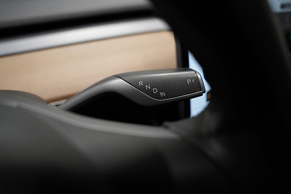Tesla Model 3 12 of 21