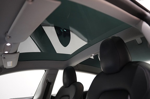 Tesla Model 3 8 of 21
