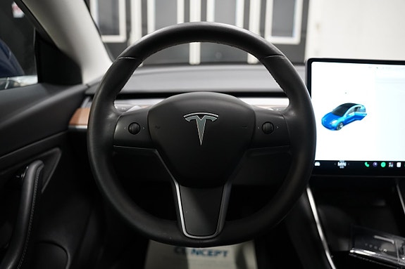 Tesla Model 3 11 of 21