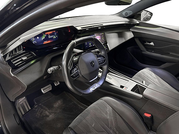 Peugeot 308 8 of 16