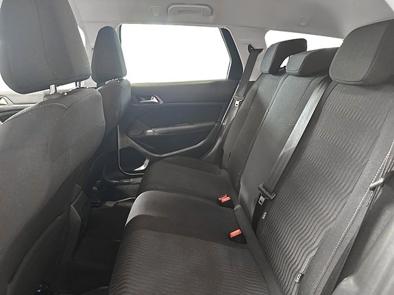 Peugeot 308 SW 9 of 17