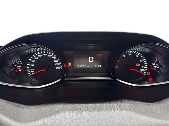 Peugeot 308 SW 11 of 17