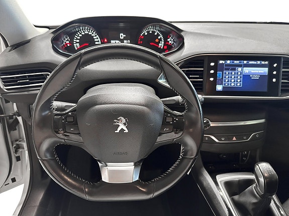 Peugeot 308 SW 12 of 17