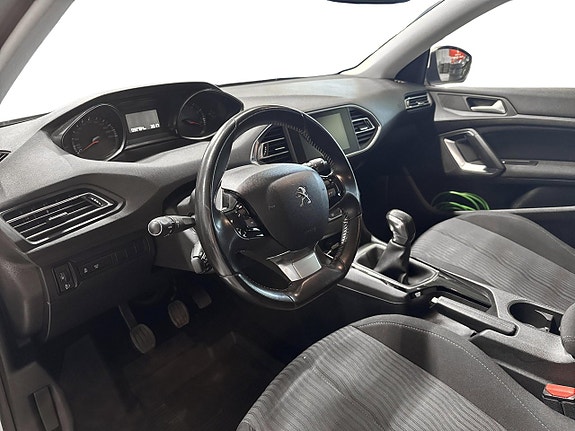 Peugeot 308 SW 8 of 17