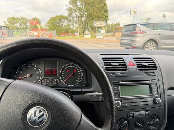Volkswagen Golf V 9 of 10