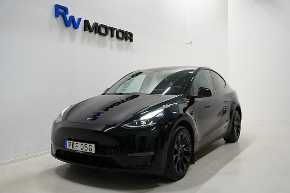 Tesla Model Y 2 of 5