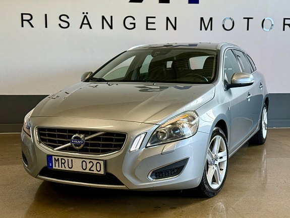 Volvo V60 2 of 5