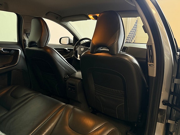 Volvo V60 14 of 18