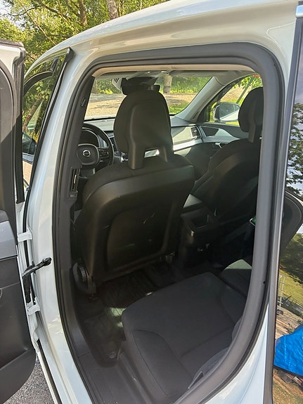 Volvo XC90 8 of 9