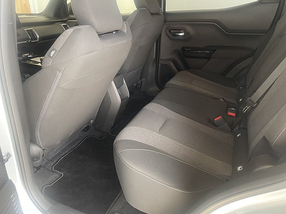Suzuki eVitara 8 of 16