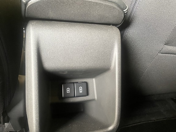 Suzuki eVitara 10 of 16