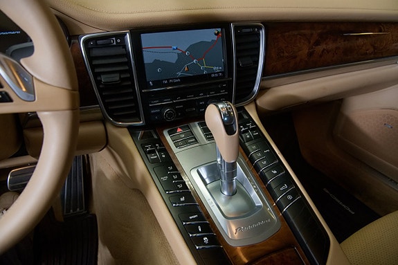 Porsche Panamera 18 of 23
