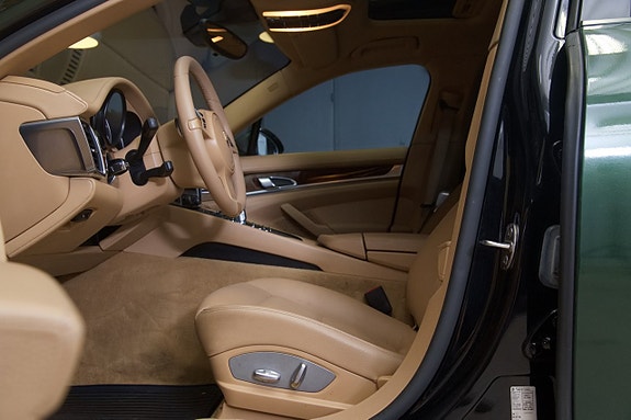 Porsche Panamera 17 of 23