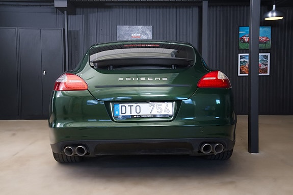 Porsche Panamera 8 of 23