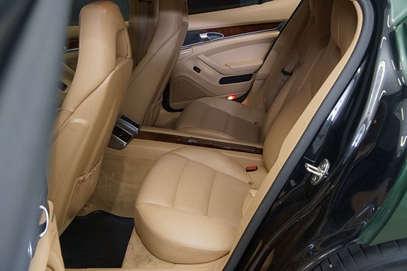 Porsche Panamera 20 of 23