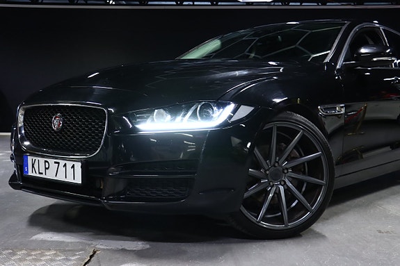 Jaguar XE 5 of 28
