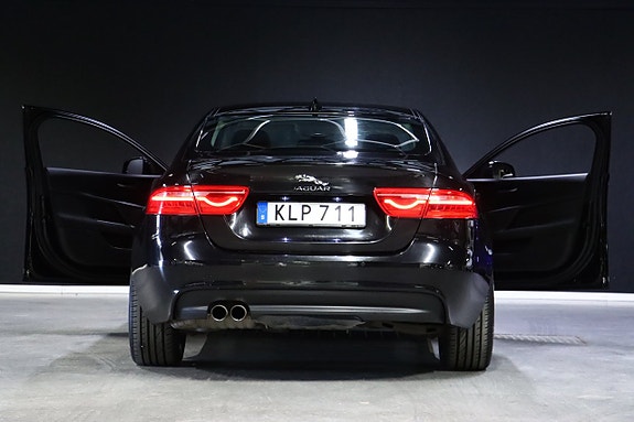 Jaguar XE 14 of 28