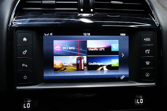Jaguar XE 26 of 28