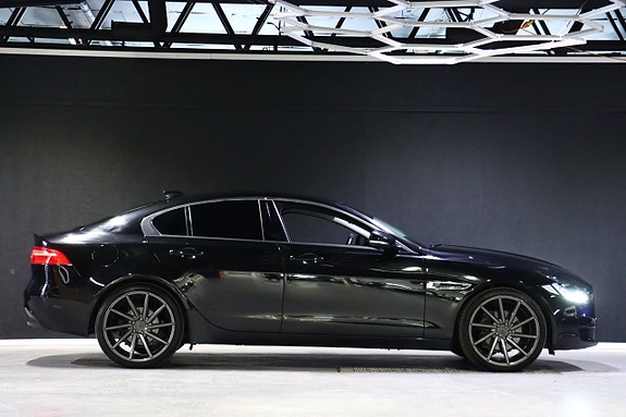 Jaguar XE 7 of 28